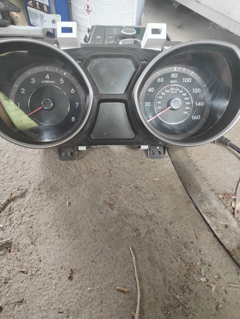 2016 Hyundai Elantra instrument cluster