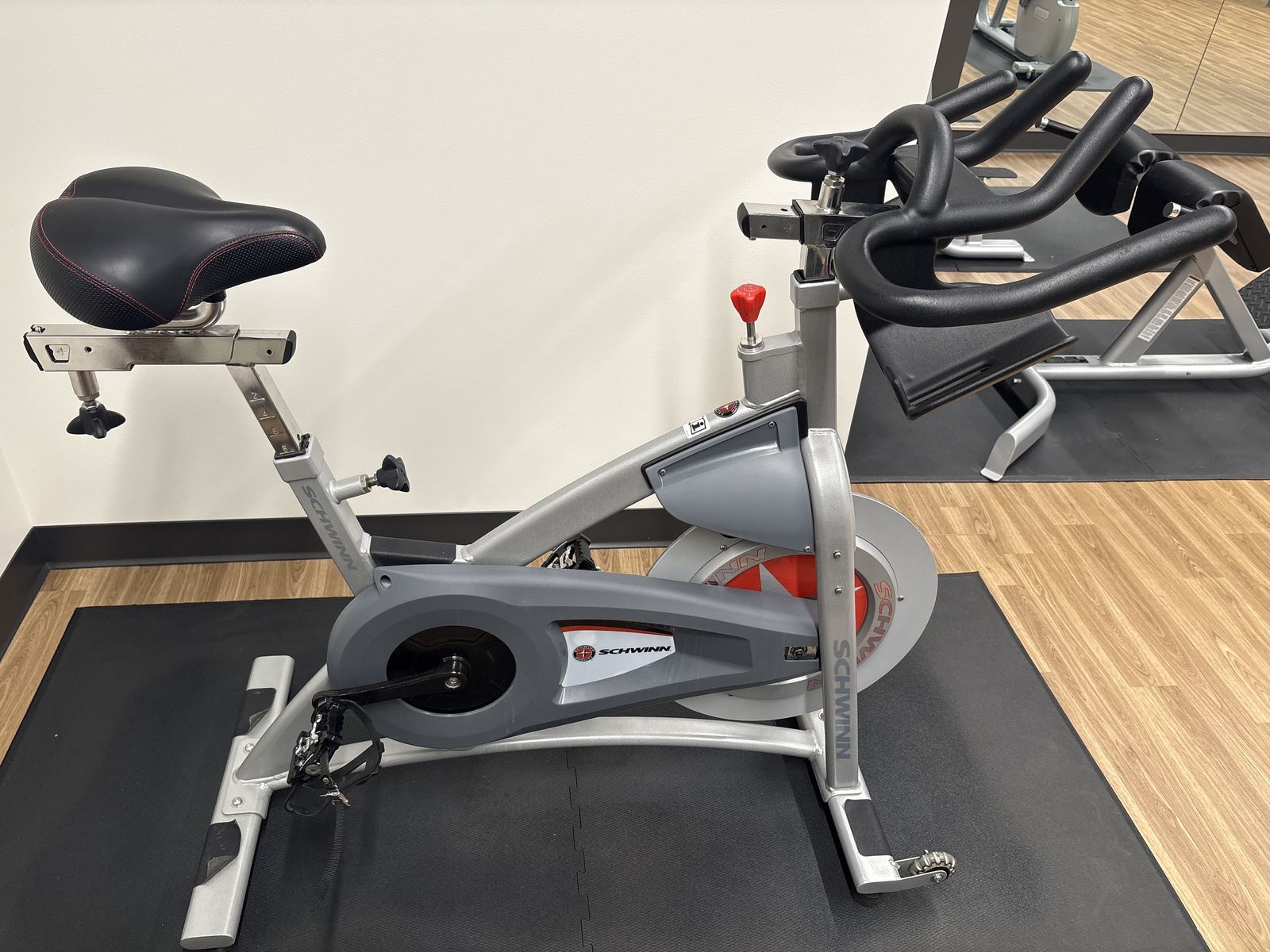 Schwinn Commercial Spin Bike – Gym Quality