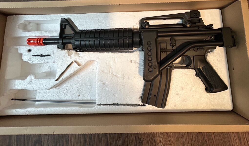 Airsoft M4 Golden Eagle M773 Commando AEG