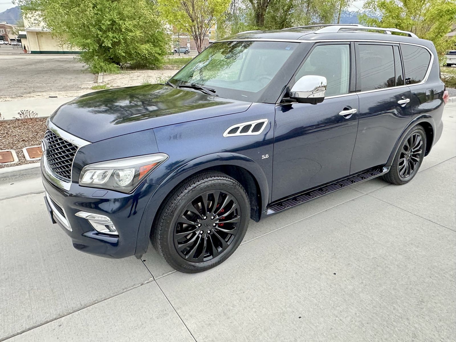2015 Infiniti QX80 Base