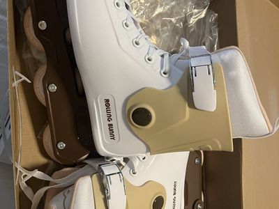 Rollirng Bunny Women's Adjustable Quad Roller Skates White/Tan - Size Large