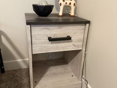 Set of 2 nightstands