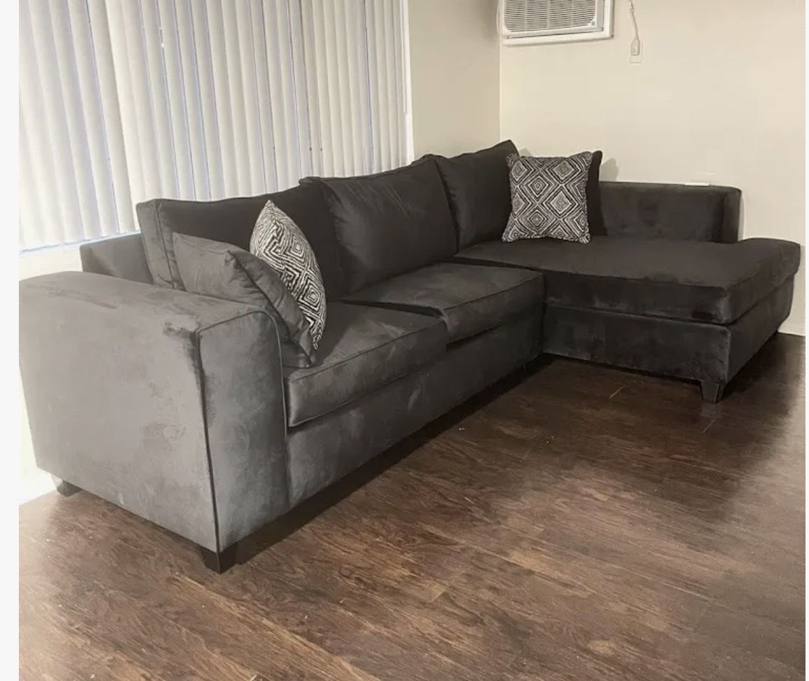 Lightly used couch free for pick up.