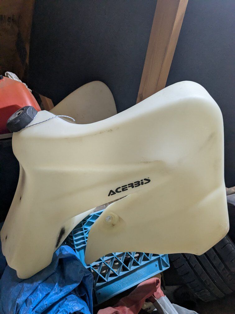 Acerbis 6 gal tank