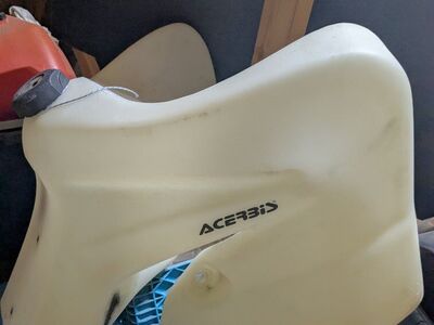 Acerbis 6 gal tank