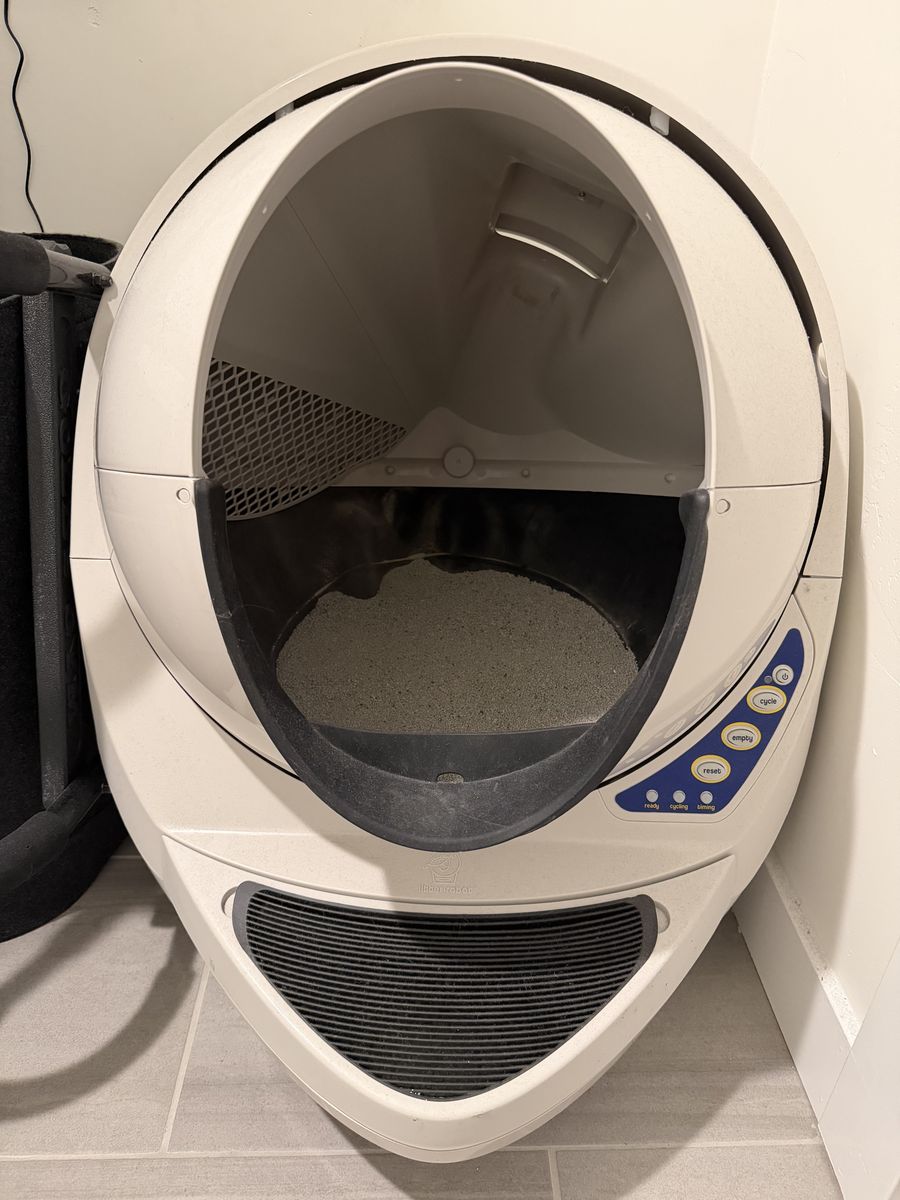 Litter-Robot 3 – Pristine Condition – $400