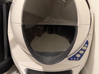 Litter-Robot 3 – Pristine Condition – $400