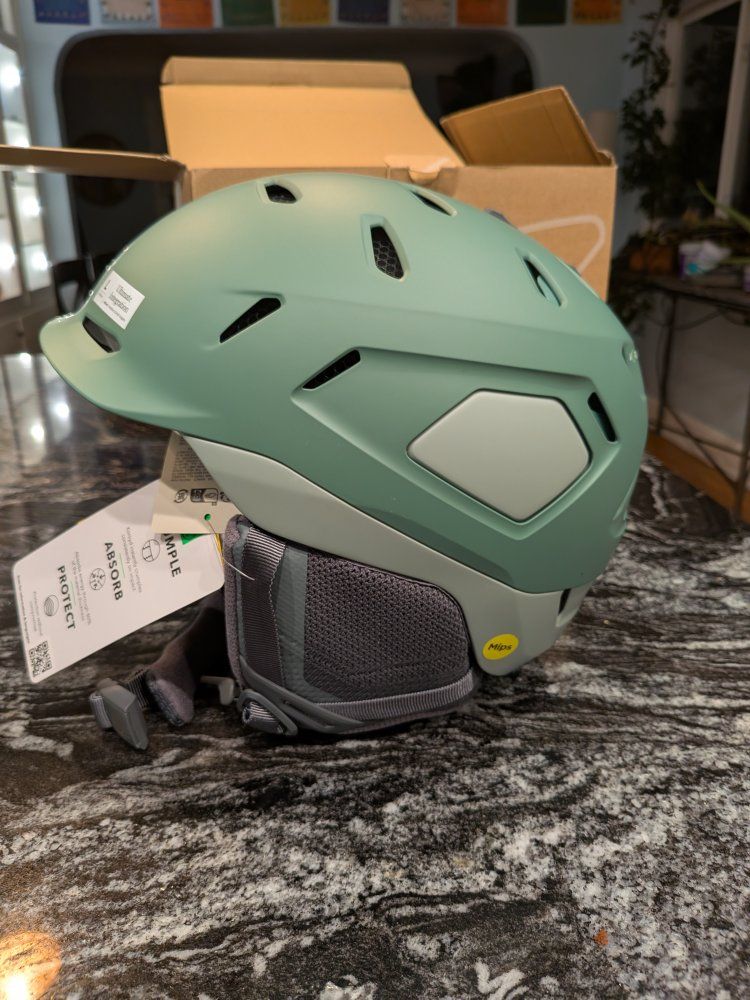 *NEW* Smith Nexus Helmet size L