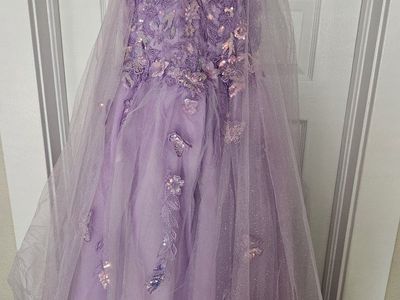 Girls Lilac Lavender Sequin Lace Flower Butterfly Long Gown Dress Size 6 with Sheer Sleeves