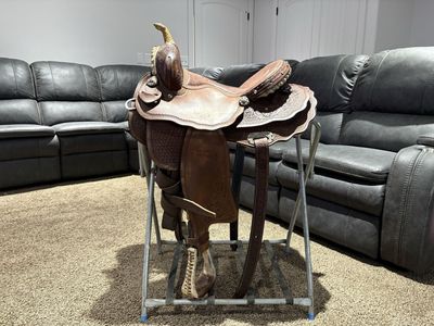 Used J Black Barrel Saddle
