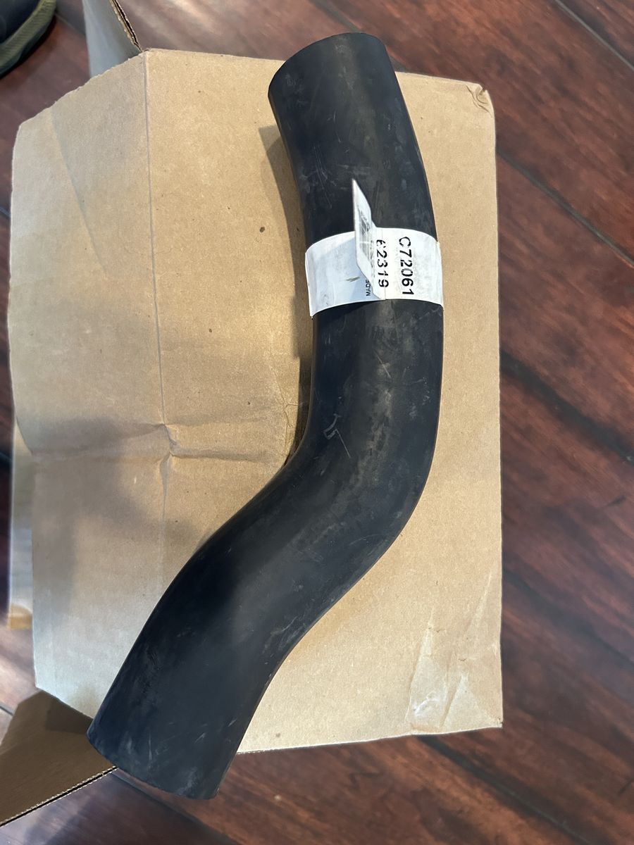 New Continental Radiator Hose 62319 / C72061 (Jeep Grand Cherokee)