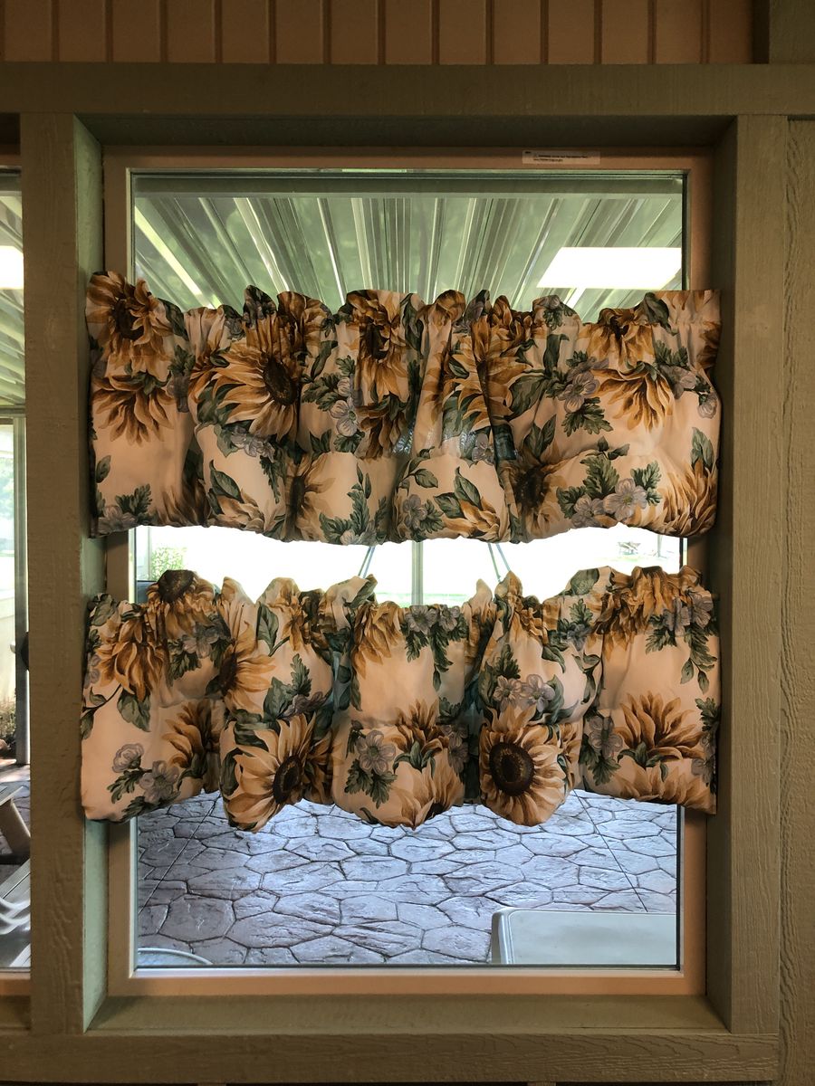 Set of 2 Reversible Quilted Sunflower Valances – Matching Bedding Set Pieces