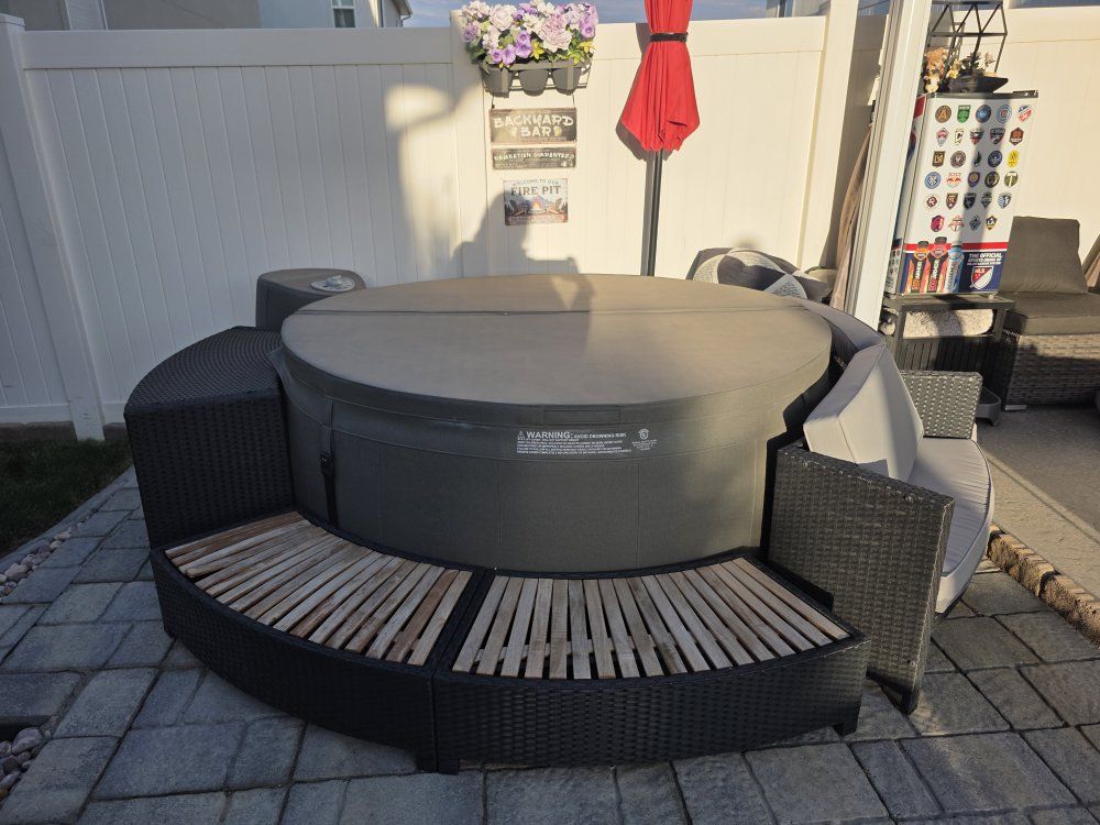 Softub Portable Hot Tub Spa with Surround Furniture and Cover