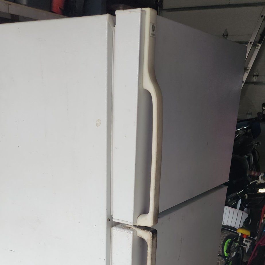 FREE GE select Fridge for scrapmetal