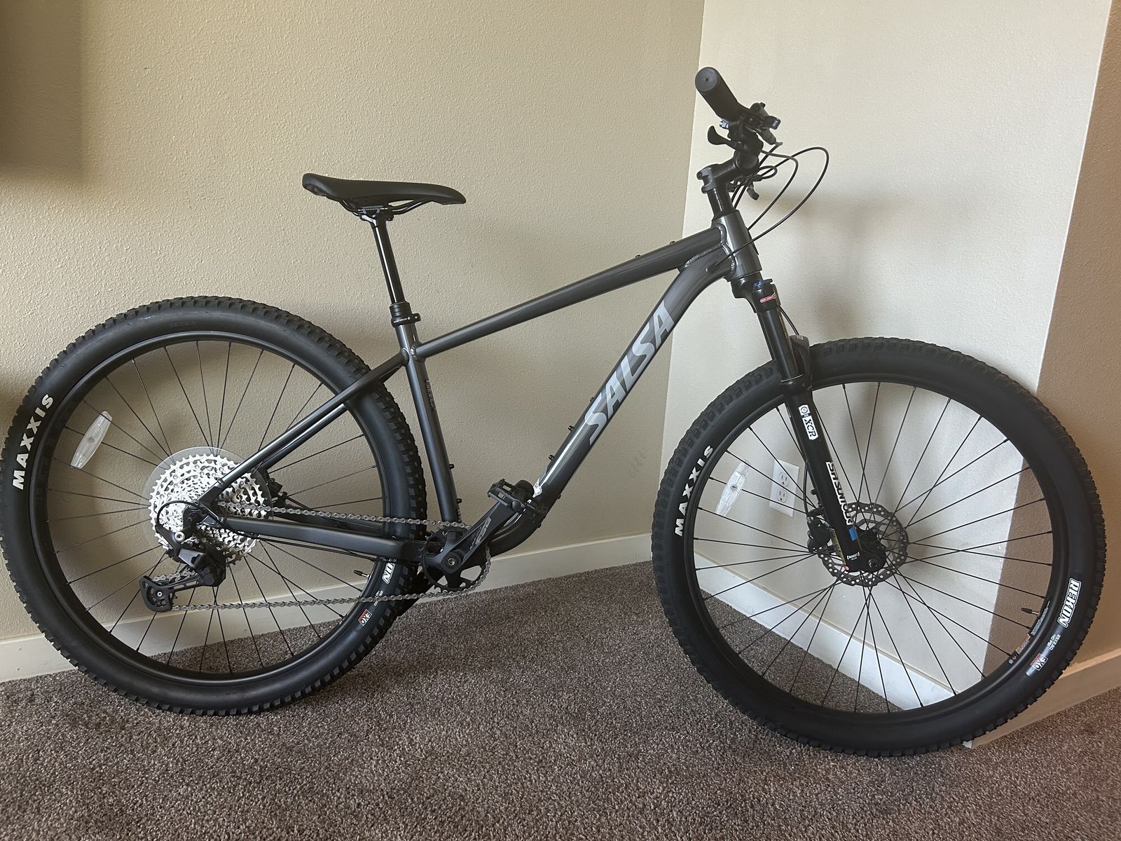 Salsa Rangefinder Deore 11 29 (Like New)