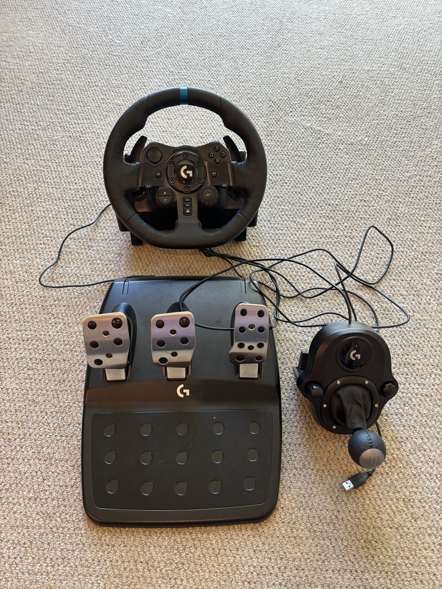 Logitech G923 Racing Wheel & Pedals + Driving Force Shifter for PlayStation & PC