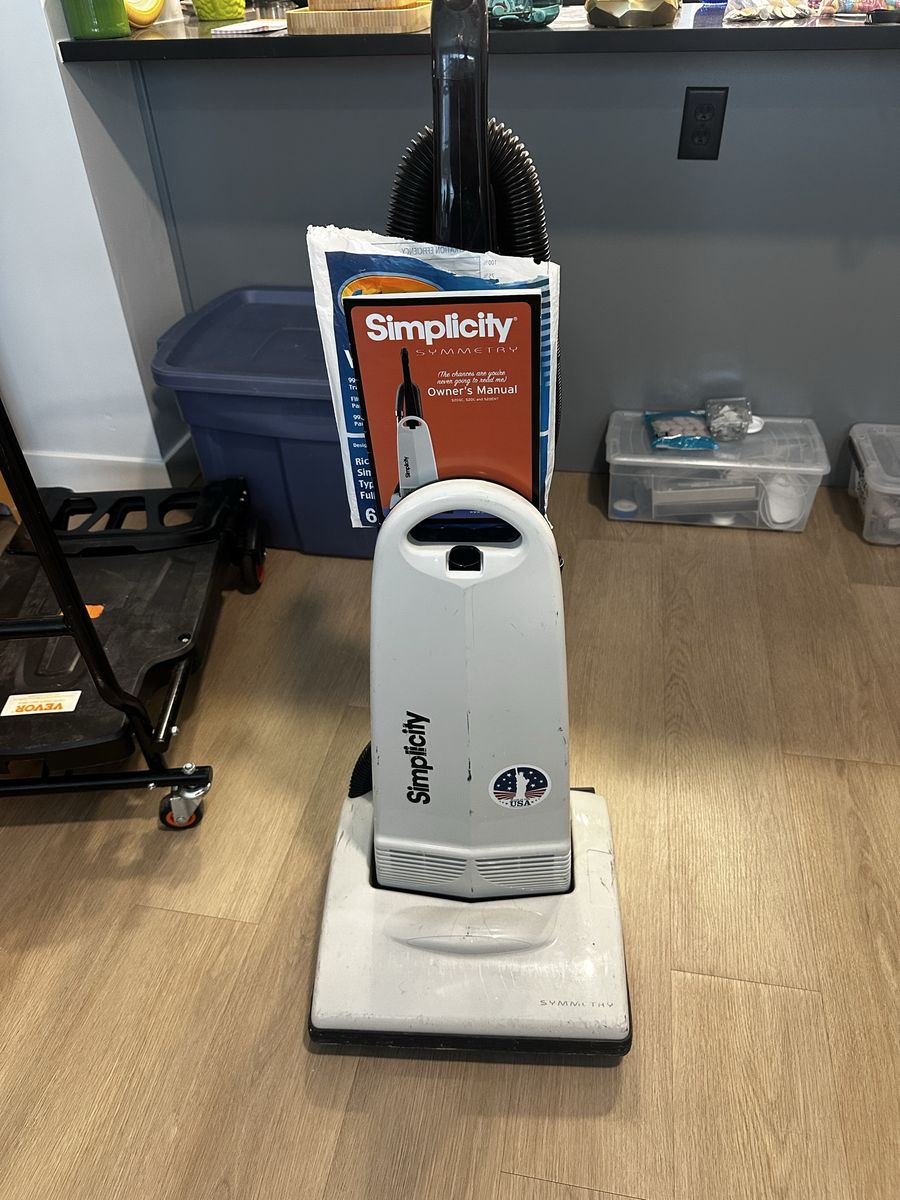 Simplicity upright vacuum