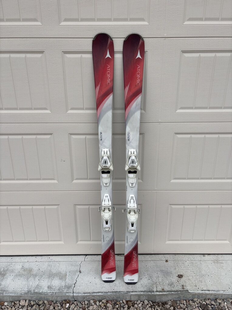 Atomic Affinty Series Skis 152 CM