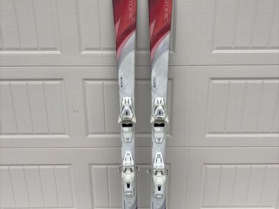 Atomic Affinty Series Skis 152 CM