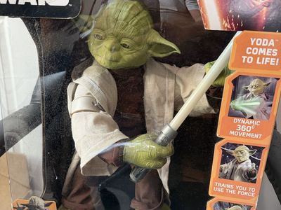 Star Wars Spin Master Legendary Yoda Interactive Animatronic Figure In Box