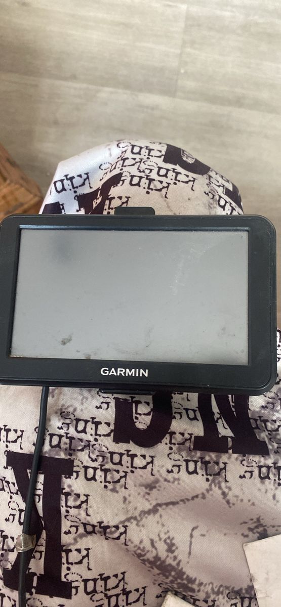 Garmin Portable GPS Automotive Navigation System with Mount Bracket & Power Cable