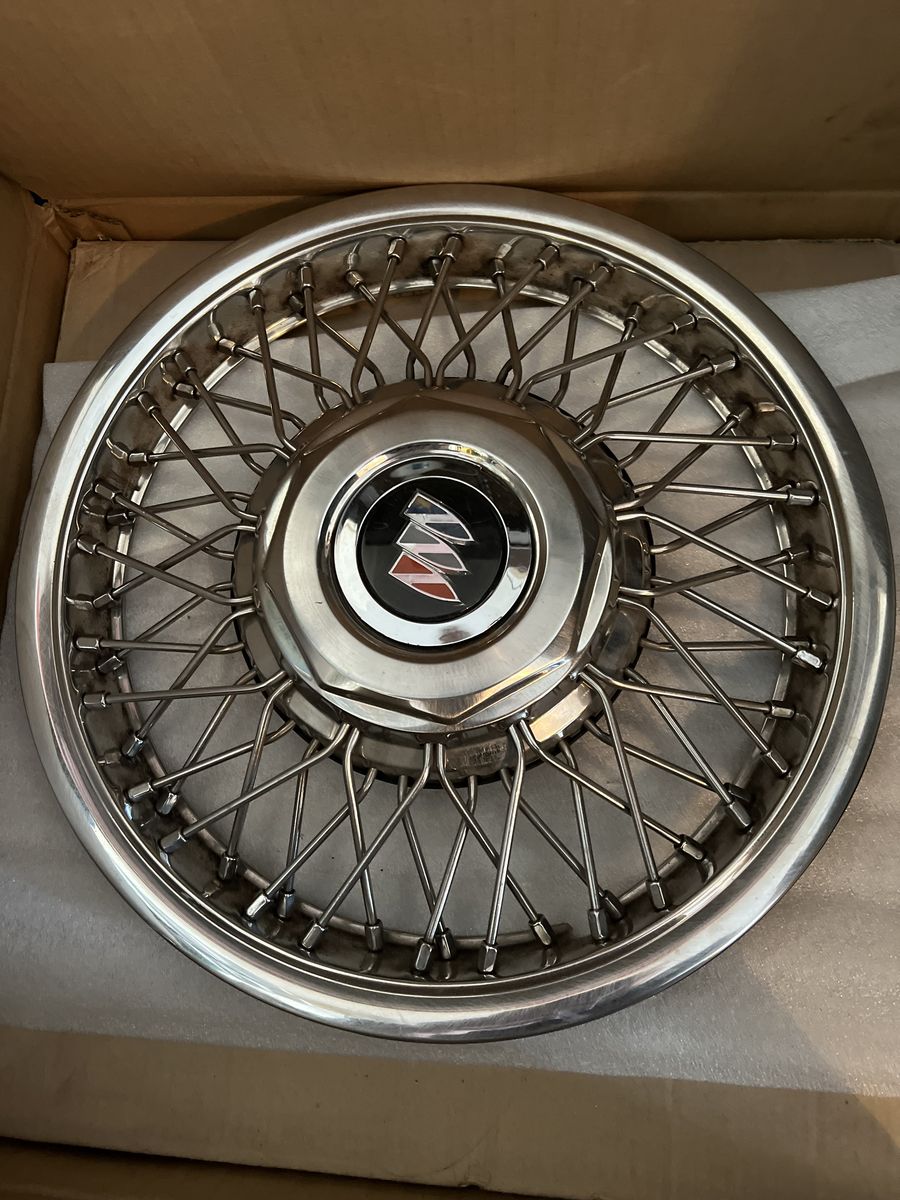 14 in Buick Spoked hub caps
