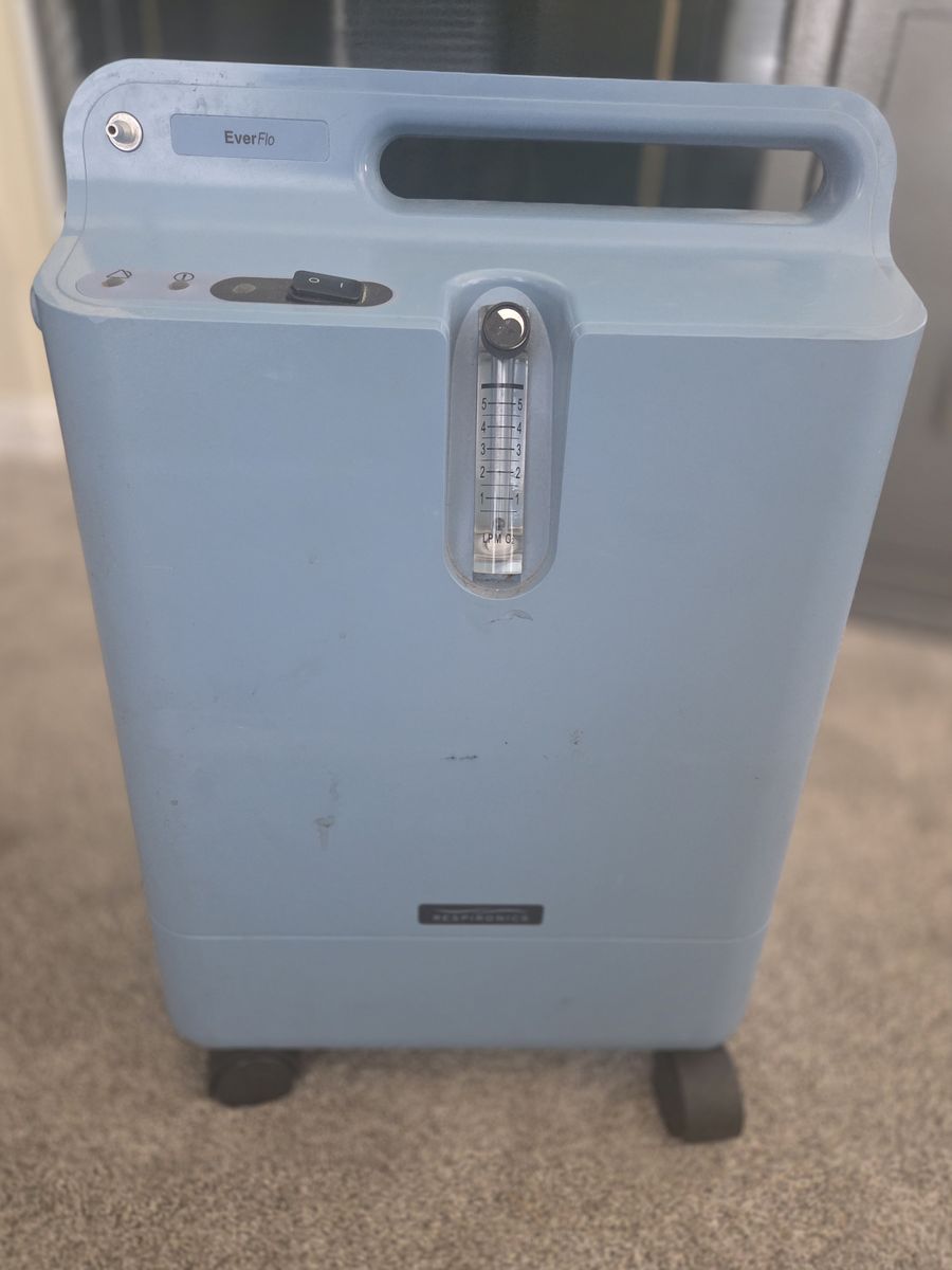 Phillips Respironics Everflo Oxygen Concentrator