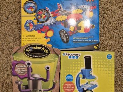 STEM toys (microscope, tin can robot, techno gears aero trax plane)