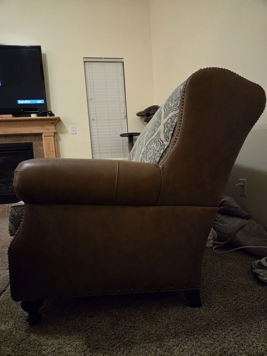 Main image 3