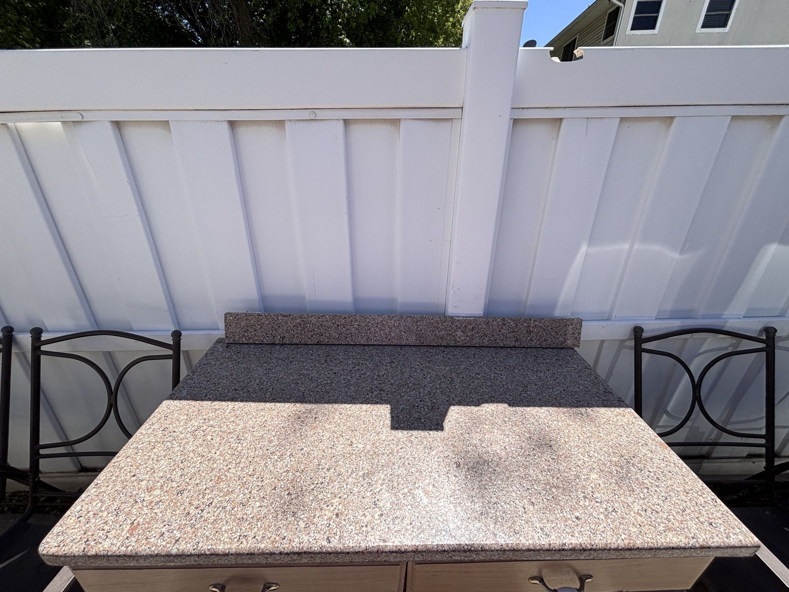 Granite countertop 3cm with backsplash 46x26x33