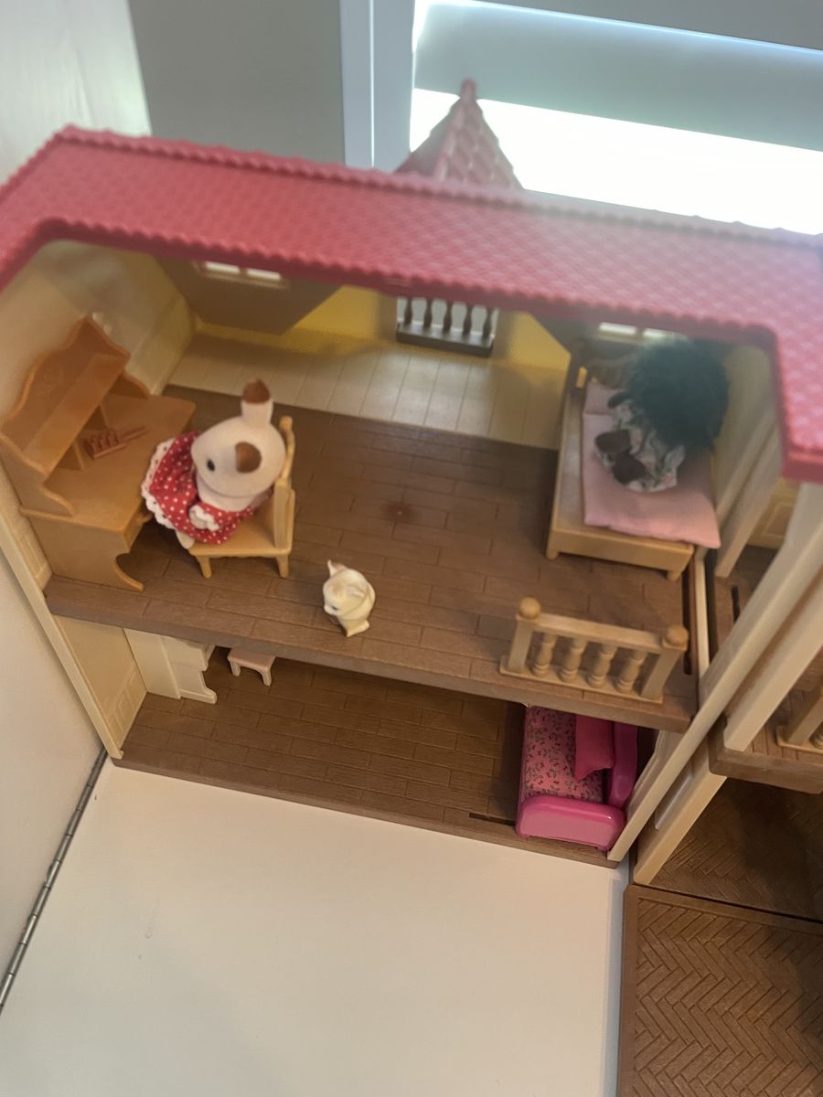 Main image 4