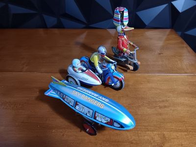 Vintage (Toys) Wind Up Duck on Tricycle working la