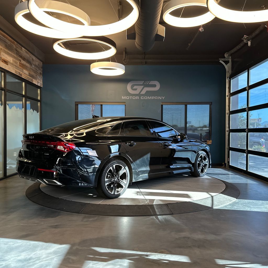 Main image 3