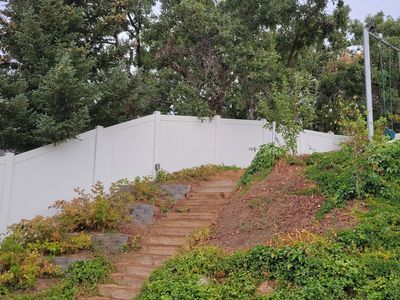 65' of vinyl fence (only 3 posts)