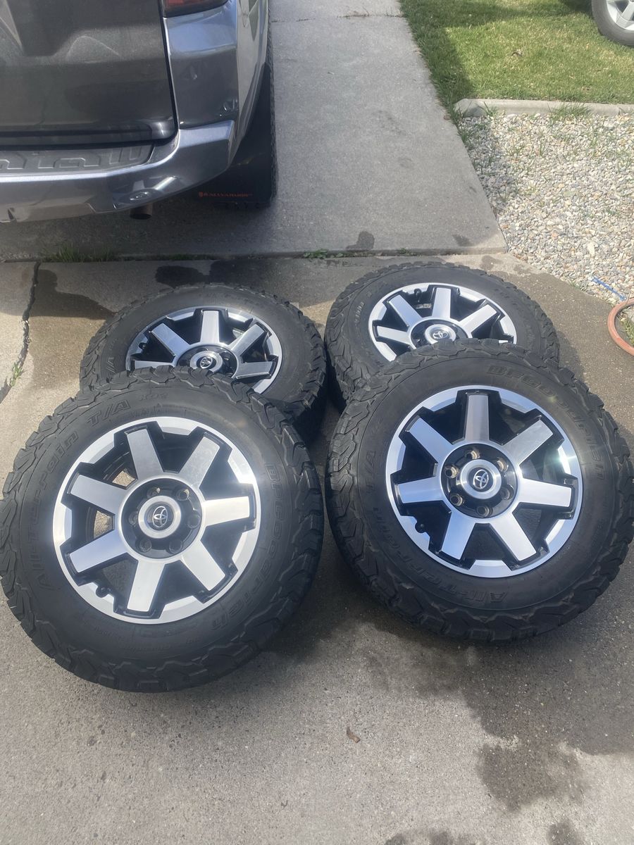 Toyota Tacoma / 4Runner 17" Wheels & BFG Ko2 Tires