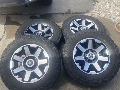 Toyota Tacoma / 4Runner 17" Wheels & BFG Ko2 Tires