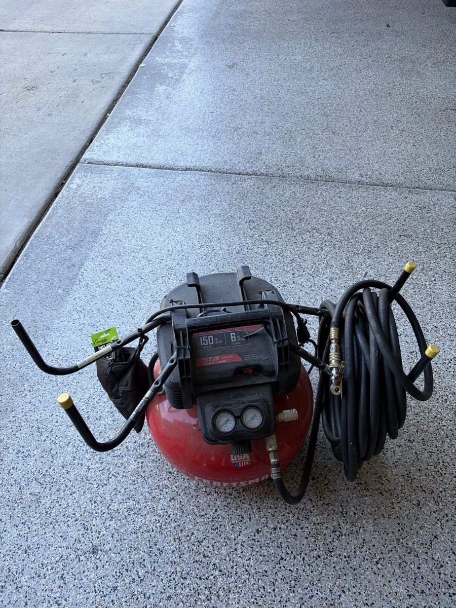 Craftsman 6-Gallon 150 PSI Air Compressor with Hose - Used