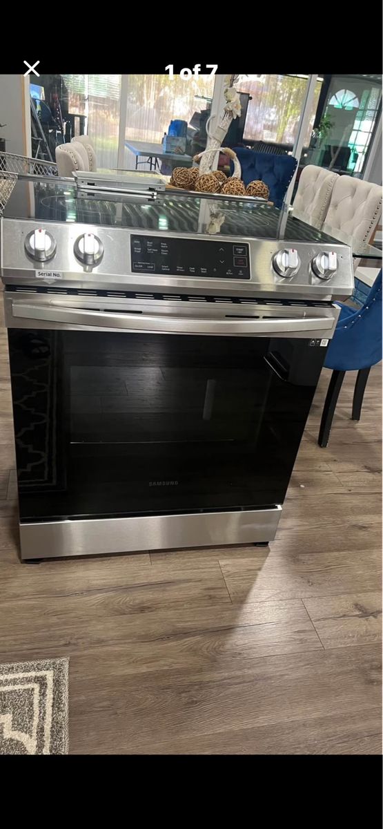 SELLING AS IS ( biggest burner is not working)