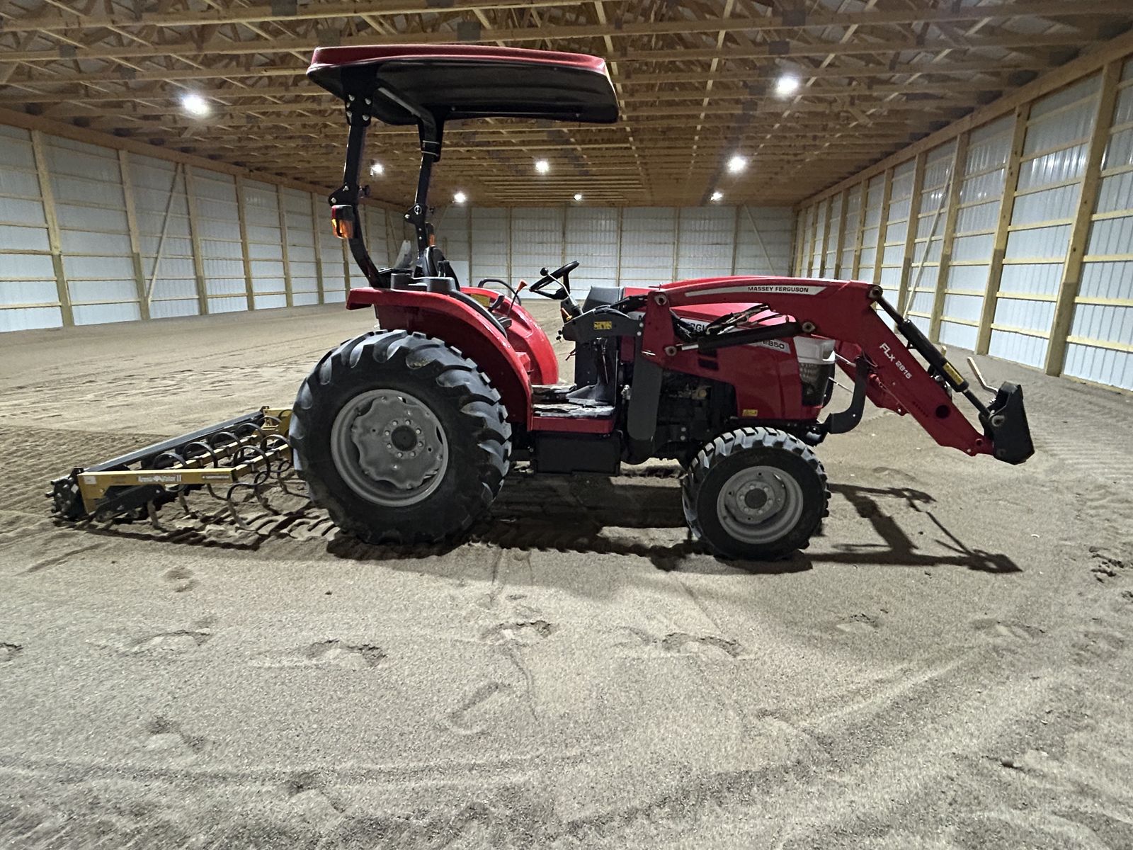 2023 Massey ferguson 2850E 87 Hours
