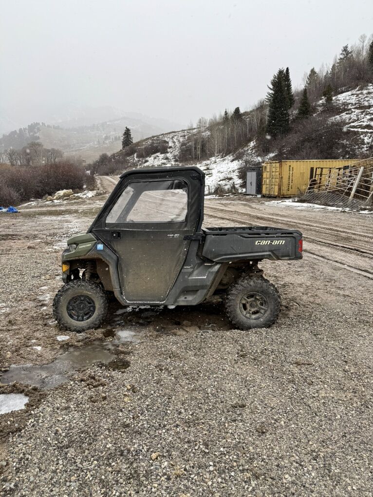 2018 can-am Defender Hd5