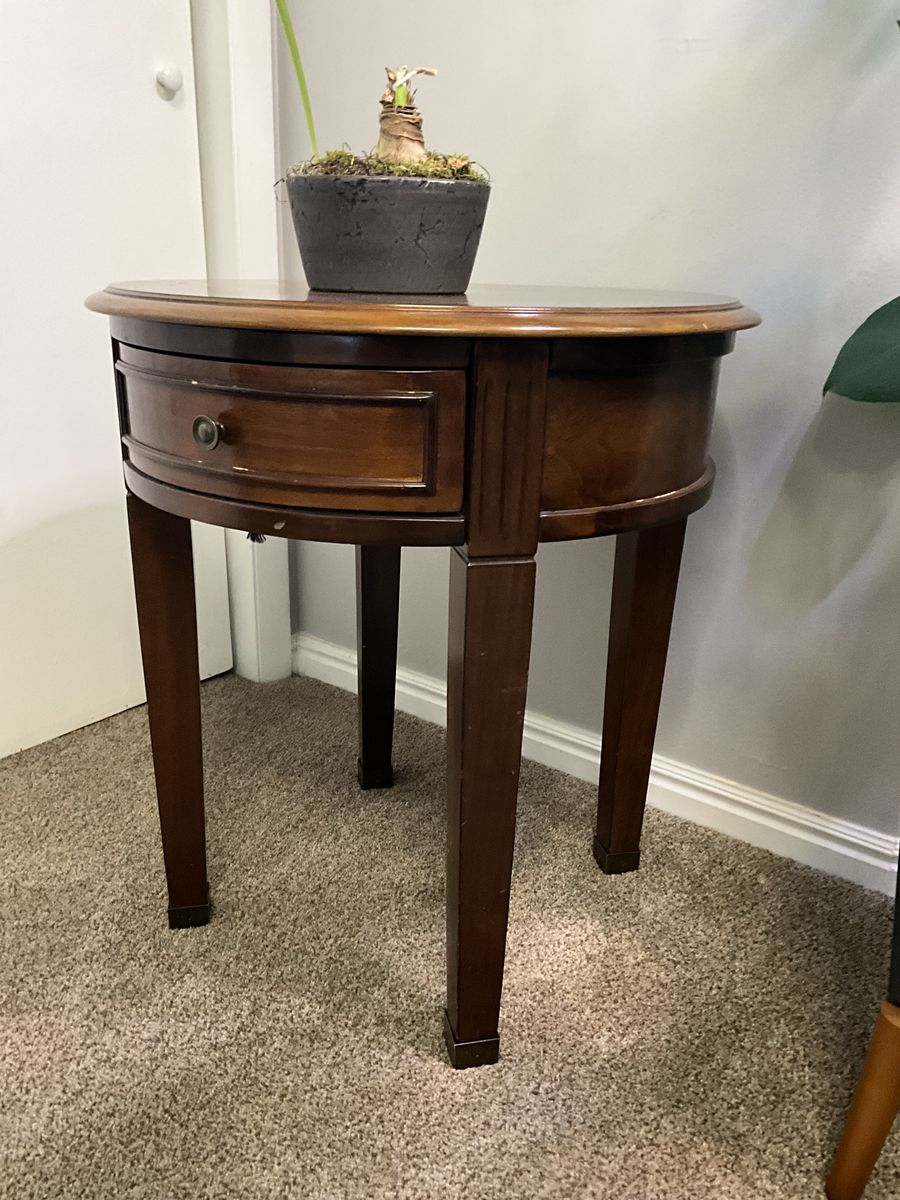ASHLEY FURNITURE Glen Eagle Collection Cherry Contemporary Traditional 24" Round Wood End Table with Drawer - Dark Cherry Finish