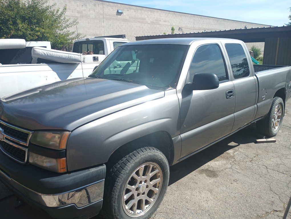 2007 Chevy 4x4 truck 
