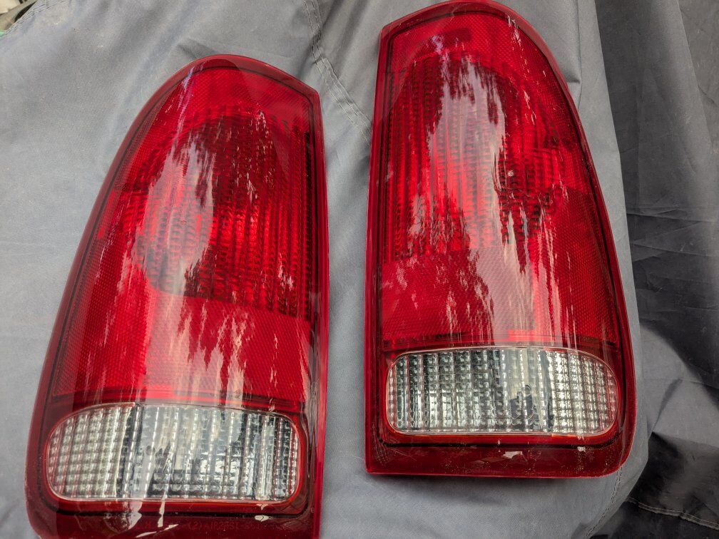 Ford F250 taillight lens 97-03 98 99 00 01 02 F350