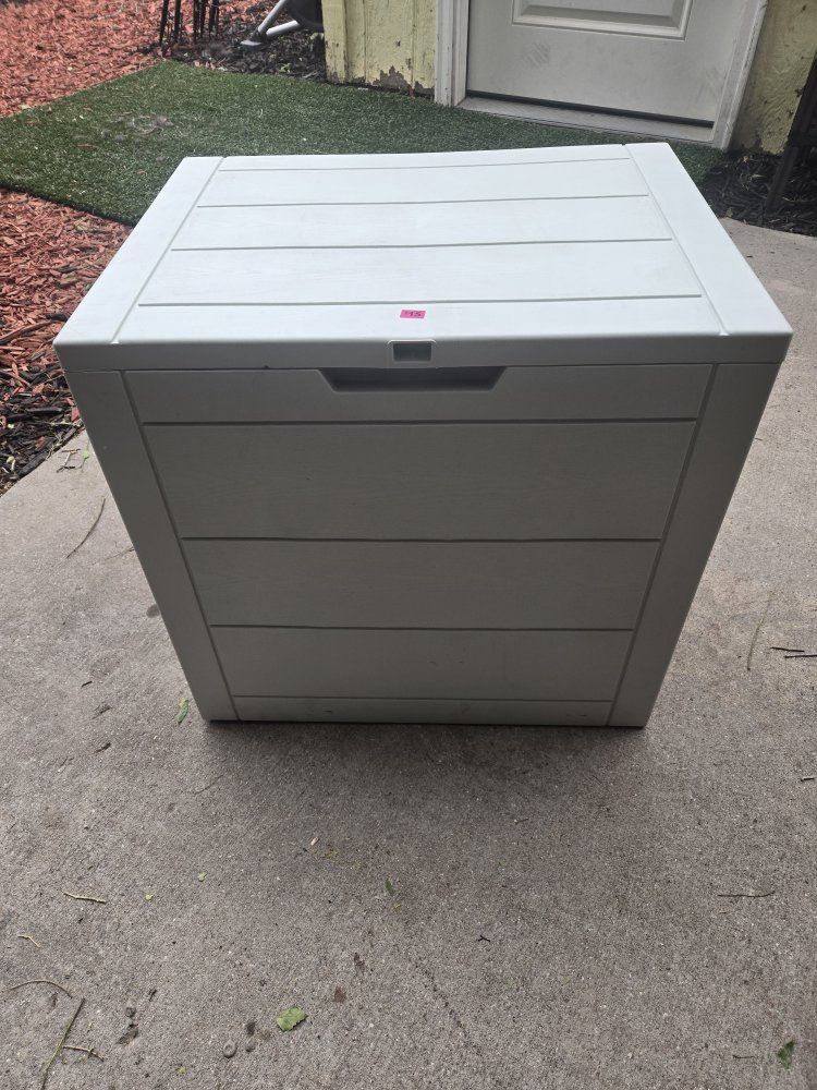 Outdoor Storage Deck Box Plastic Patio Garden Container Light Gray
