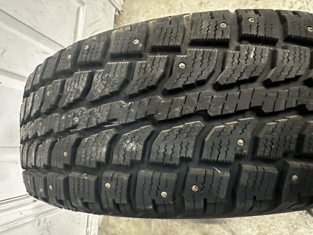 Studded Snow Tires 245/70R 16