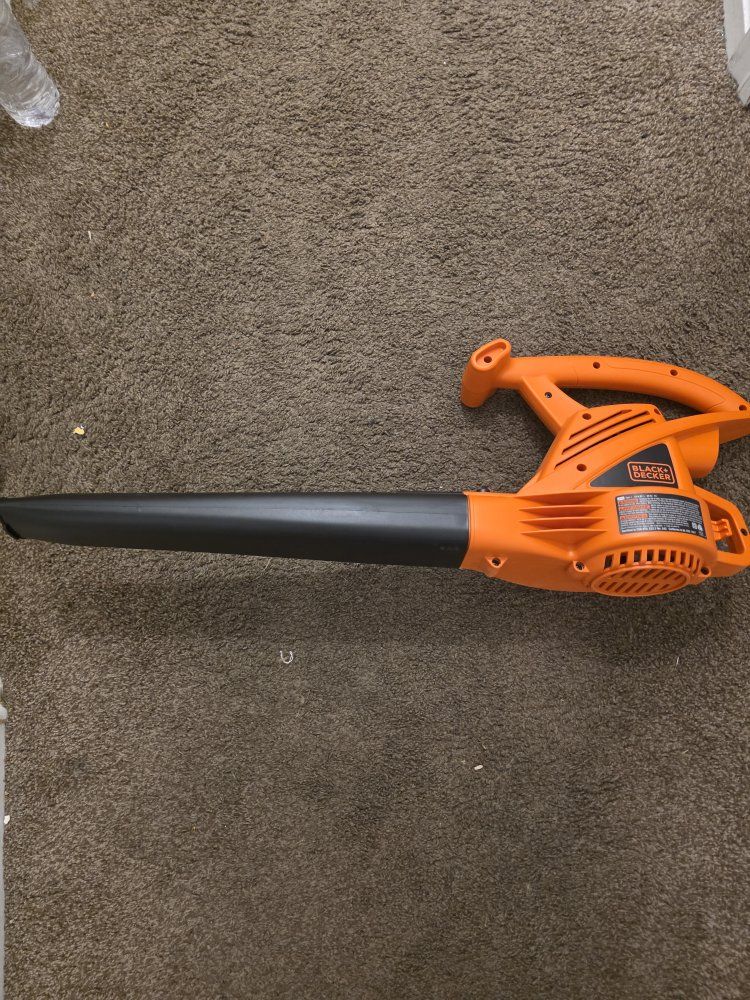 Black & Decker 7 Amp 180 MPH 220 CFM Corded Electric Handheld Leaf Blower