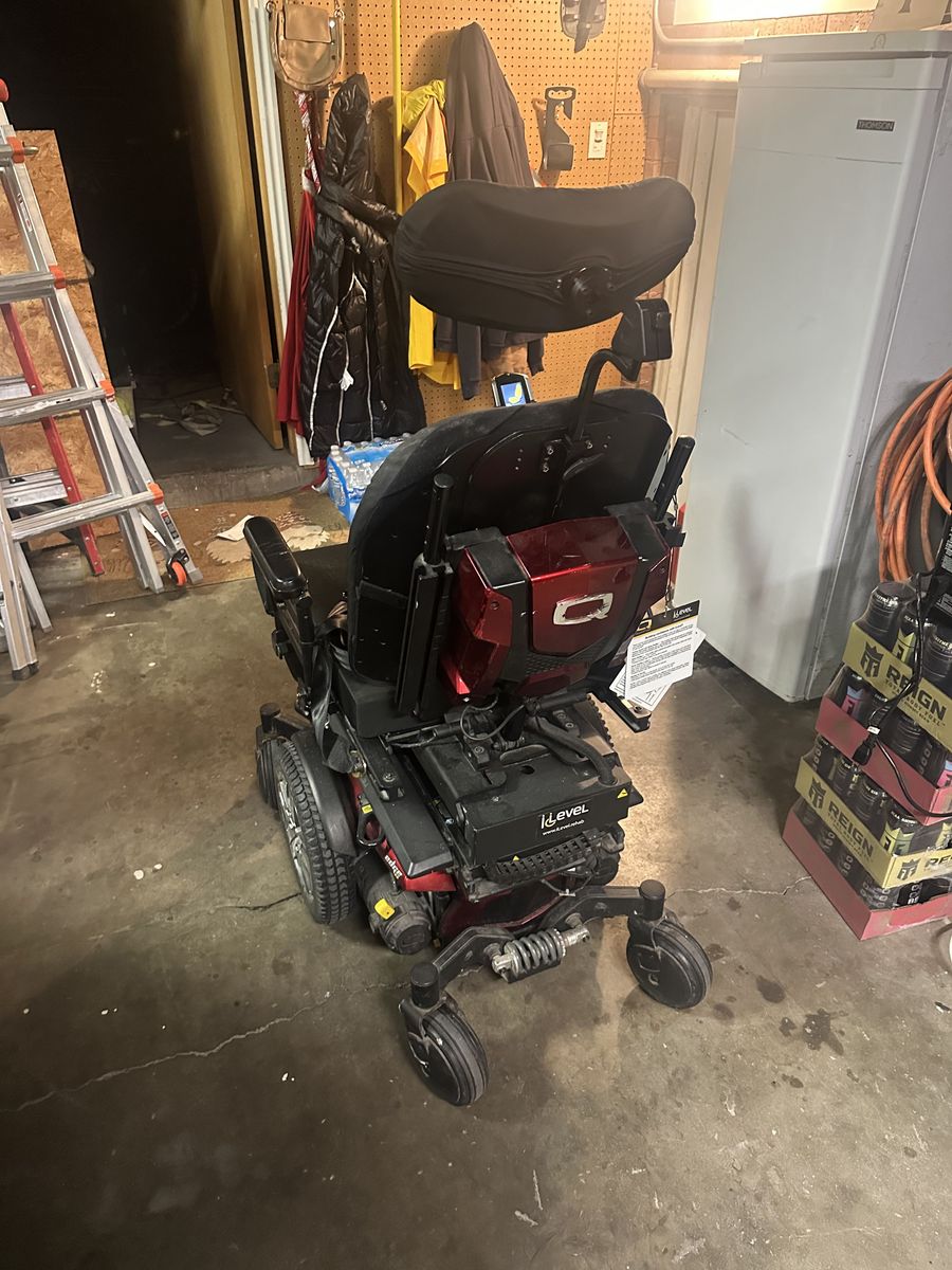 Quantum Q6 Edge 2.0 iLevel power wheelchair