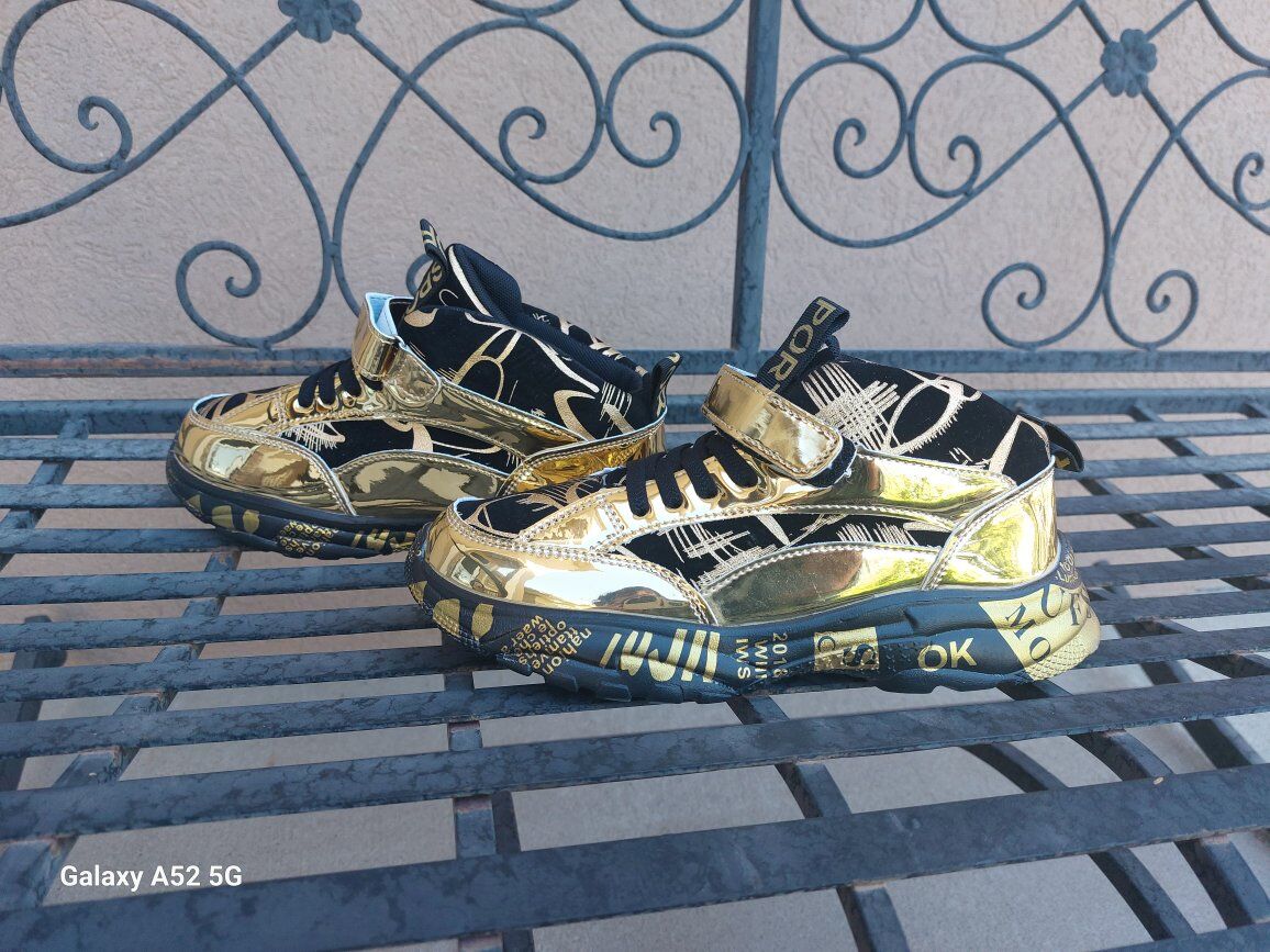 New Golden Sneakers (Big Kid size 5ish)