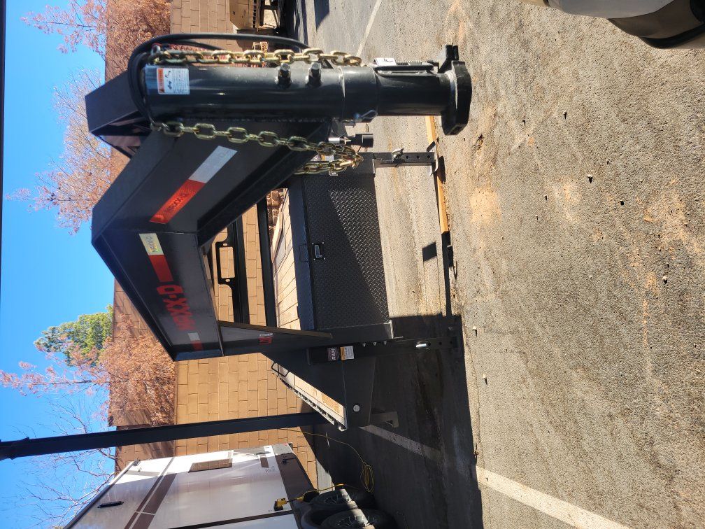 Maxx-D  Gooseneck equipment trailer