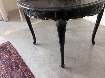 Dining table for sale